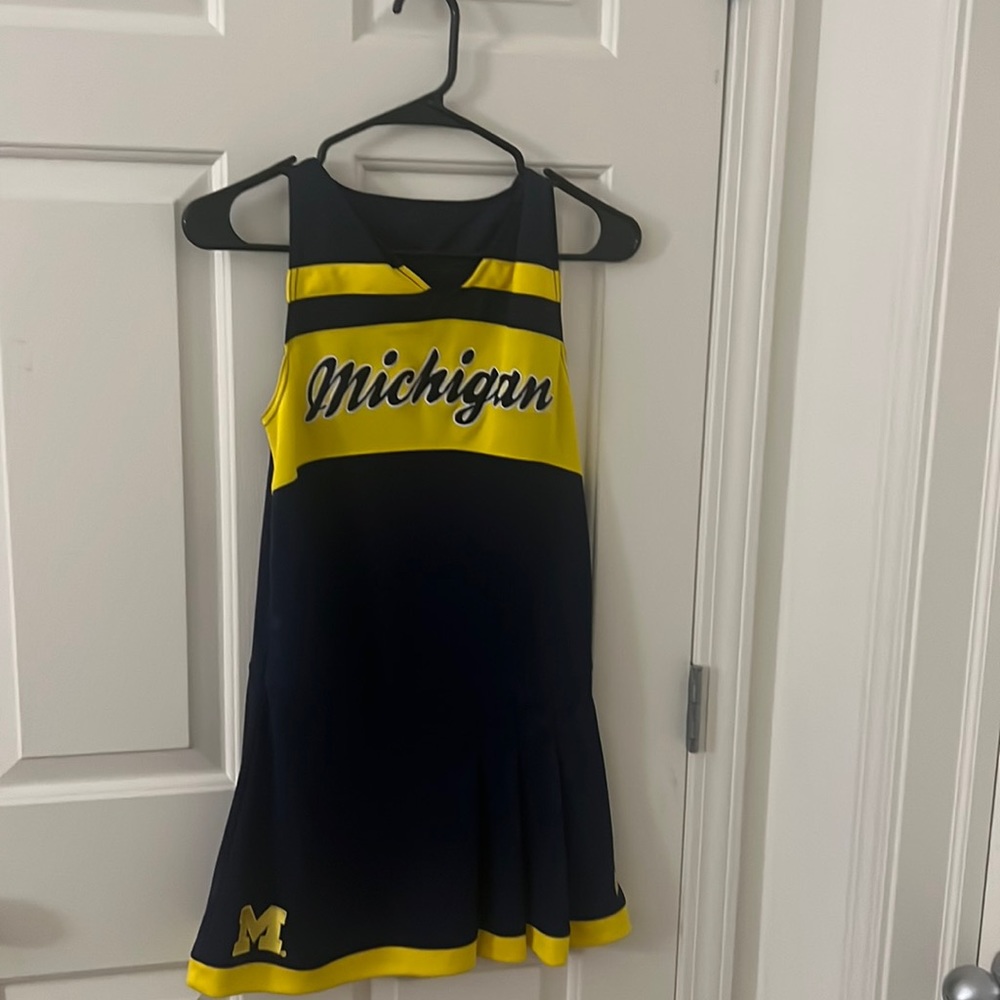 Girls Michigan Cheerleading Outfit, 10/12